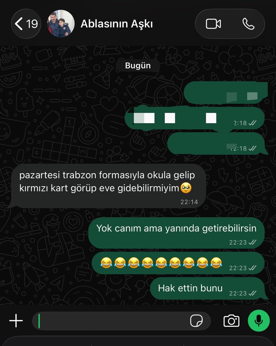 esinceelik's tweet photo. Ts li kardeşin öğrencindir ve okulda kılık kıyafet zorunluluğu vardır. 😂😂😂😂😂😂 https://t.co/aYr80CUFaz