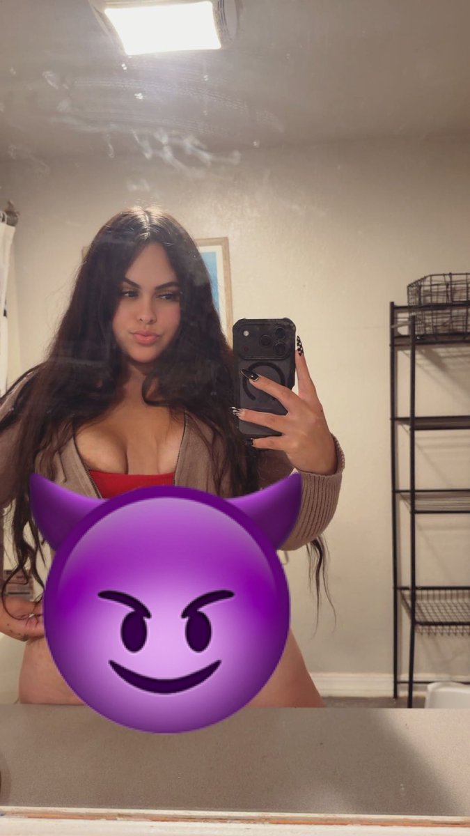 Kayybb2's tweet photo. Saturday 😌😈✨ https://t.co/lvFrg6hHSs