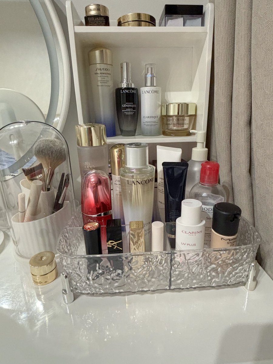 Ziirfea's tweet photo. Wow! Just did a little deep-cleaning for my skincare mini-castle today! https://t.co/H2DmQ9EDfm
