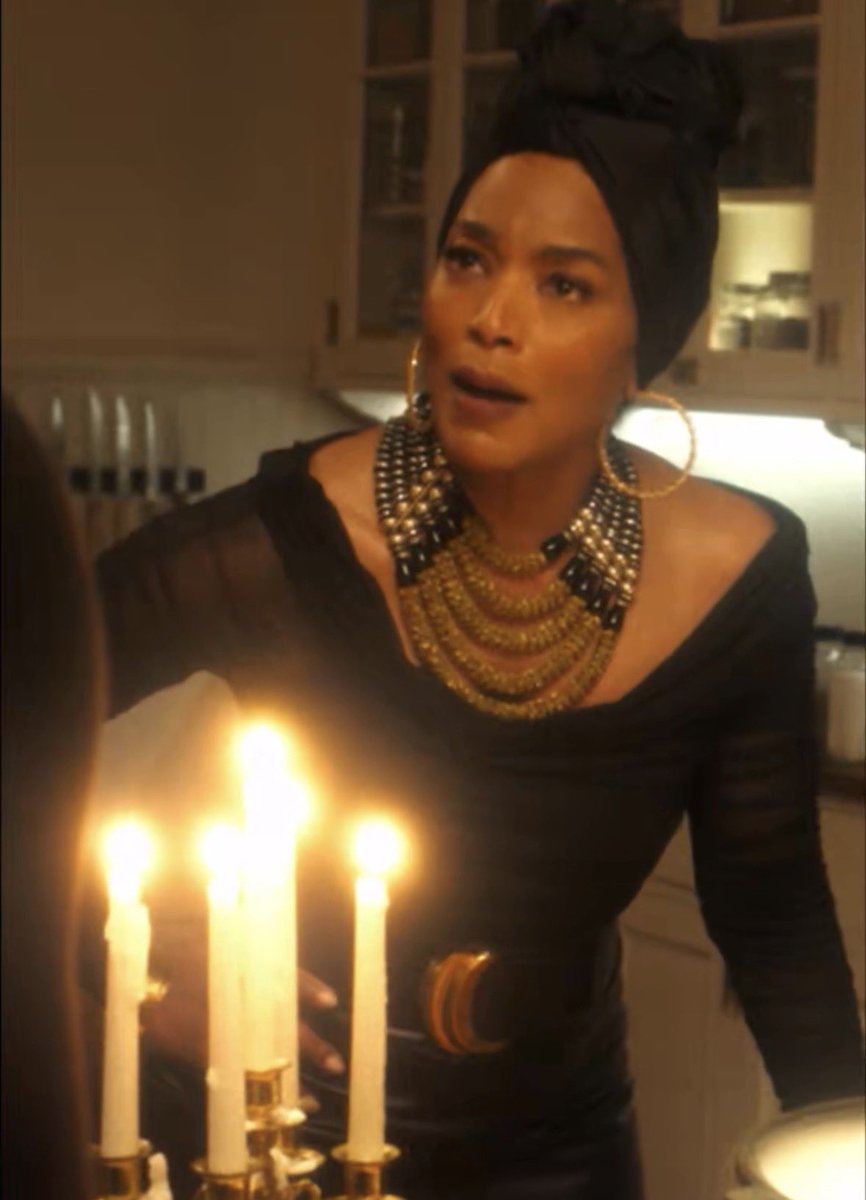 AHSVIP's tweet photo. Papa Legba y Marie Laveau en #AHS13 https://t.co/TE5a66Q3jT