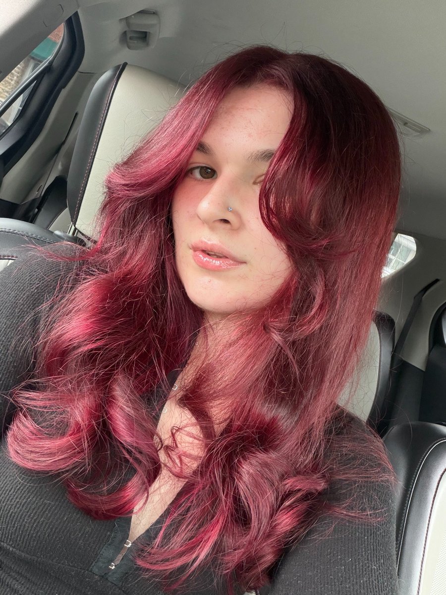 bluetingz's tweet photo. i think i found my color 🧚‍♀️ https://t.co/9HsKZcejNF