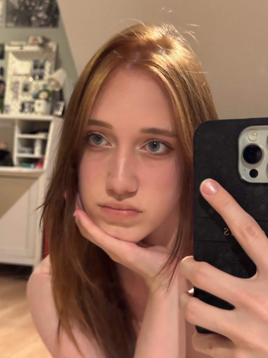 yusmiracle's tweet photo. mirror pic 📸

#NEX2YSelcaDay #NEX2Y #NEXZ #NX2SD #YU #유우 @NEXZ_official https://t.co/WnE55EkS8I
