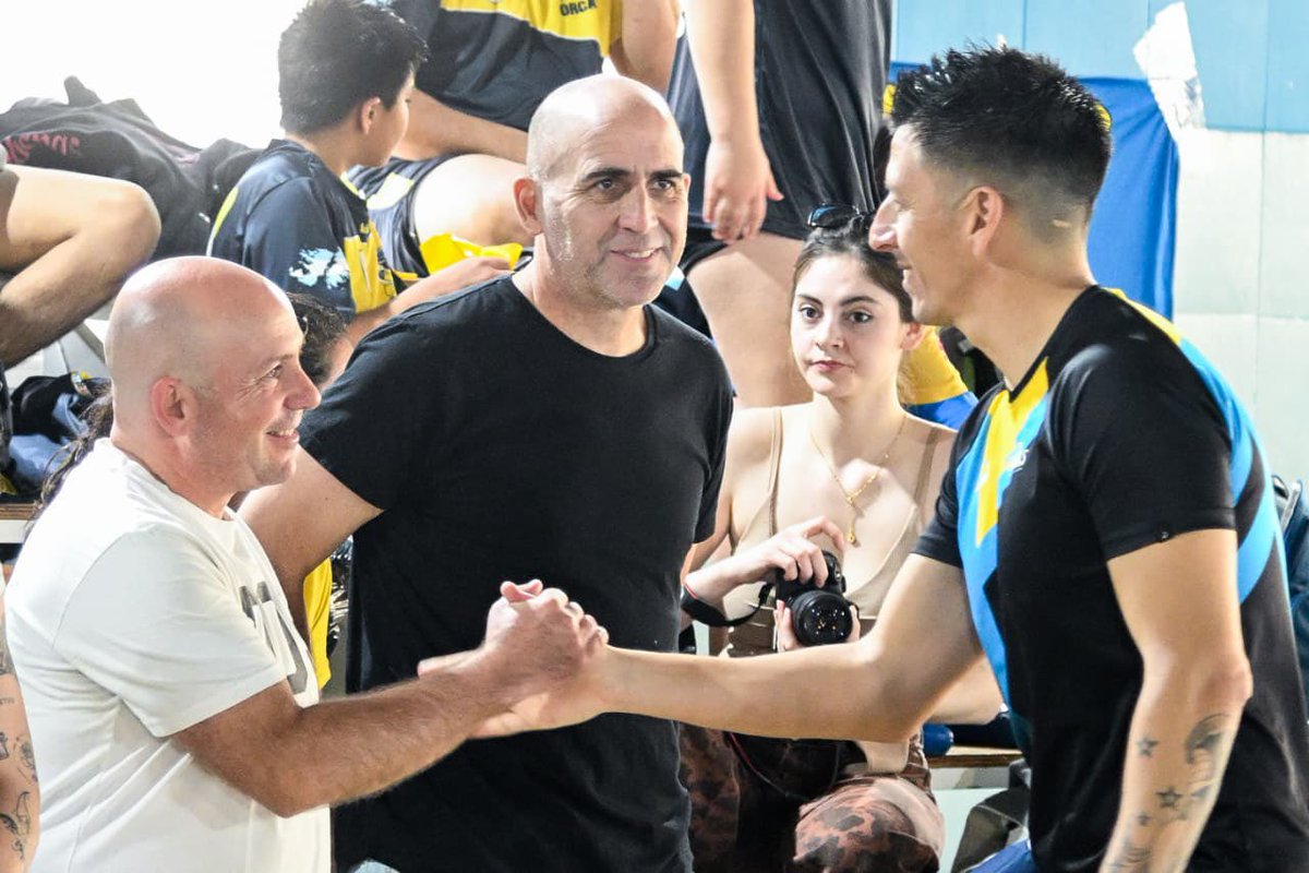 Gus_Sastre's tweet photo. Hoy, en las instalaciones del Club Social y Deportivo Ferrocarril Patagónico, encabezamos el acto de apertura del Torneo de Salvamento Acuático Deportivo.

Celebramos el desarrollo de este evento y felicitamos a quienes hacen esto posible, poniendo en valor una actividad deportiva que salva vidas y que es algo para destacar.