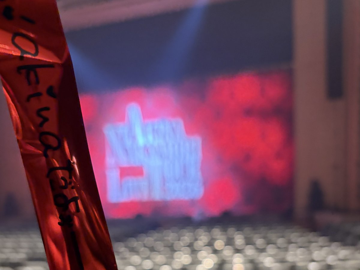 mun_munta's tweet photo. ペンライト忘れちゃったけど明菜ちゃんの追加公演初日に行って来ました。
有難いことに７月も行けて2度目だったので、最初からノリノリだったけど5曲目で泣く私（ ; ; ）
ツアー最終日お天気が心配ですが、明菜ちゃんとファンの皆さんにとって幸せな時間になりますように♡
#中森明菜 https://t.co/M4m4bzEOYi