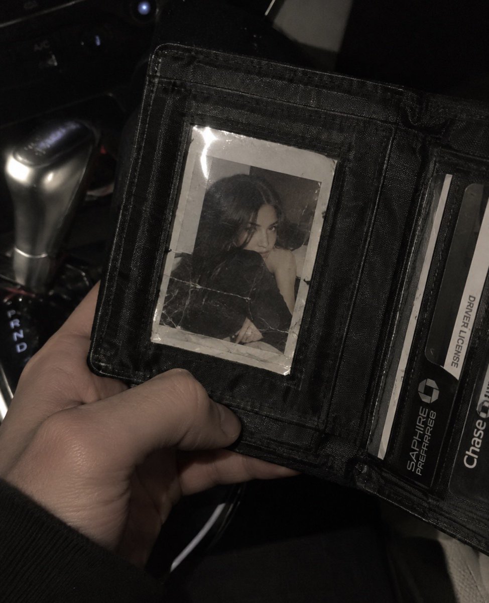 1leio's tweet photo. oh to be in someone’s wallet https://t.co/Q3Yzuxbhc2