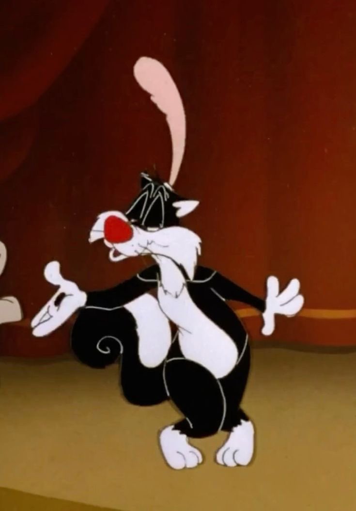 alienmania's tweet photo. i know it’s a one-time joke but sylvester being confused by pepe and pitu le pew for a woman and also being called mama in “father of a bird” makes me believe that he’s either very effeminate or very androgynous looking https://t.co/axEAGNPvhk
