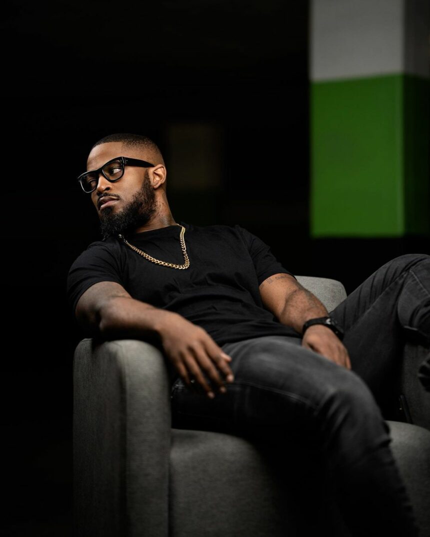 GautengN's tweet photo. Prince Kaybee has responded to a fan amid a social media debate over Maphorisa’s comments that Black Coffee “opened doors” for other artists. https://t.co/kTLm8y4gTA #PrinceKaybee #BlackCoffee #Maphorisa #SouthAfricanMusic #SAMusic #MzansiMusic #SAArtists https://t.co/893qV2LCVm