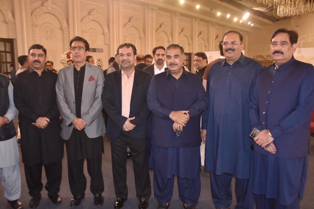 youngfsd's tweet photo. An evening with the Corporate Class panel nominees for FCCI: Arif Malik (President), Mr. Saeed (Sr. VP) and Mr. Yasin Raza (VP). Thanks to Yasin Raza, Tariq Shafi and Faisal for hosting the dinner. Best wishes to the whole panel.
#FCCI #CorporateClass https://t.co/seltt4Fc4X