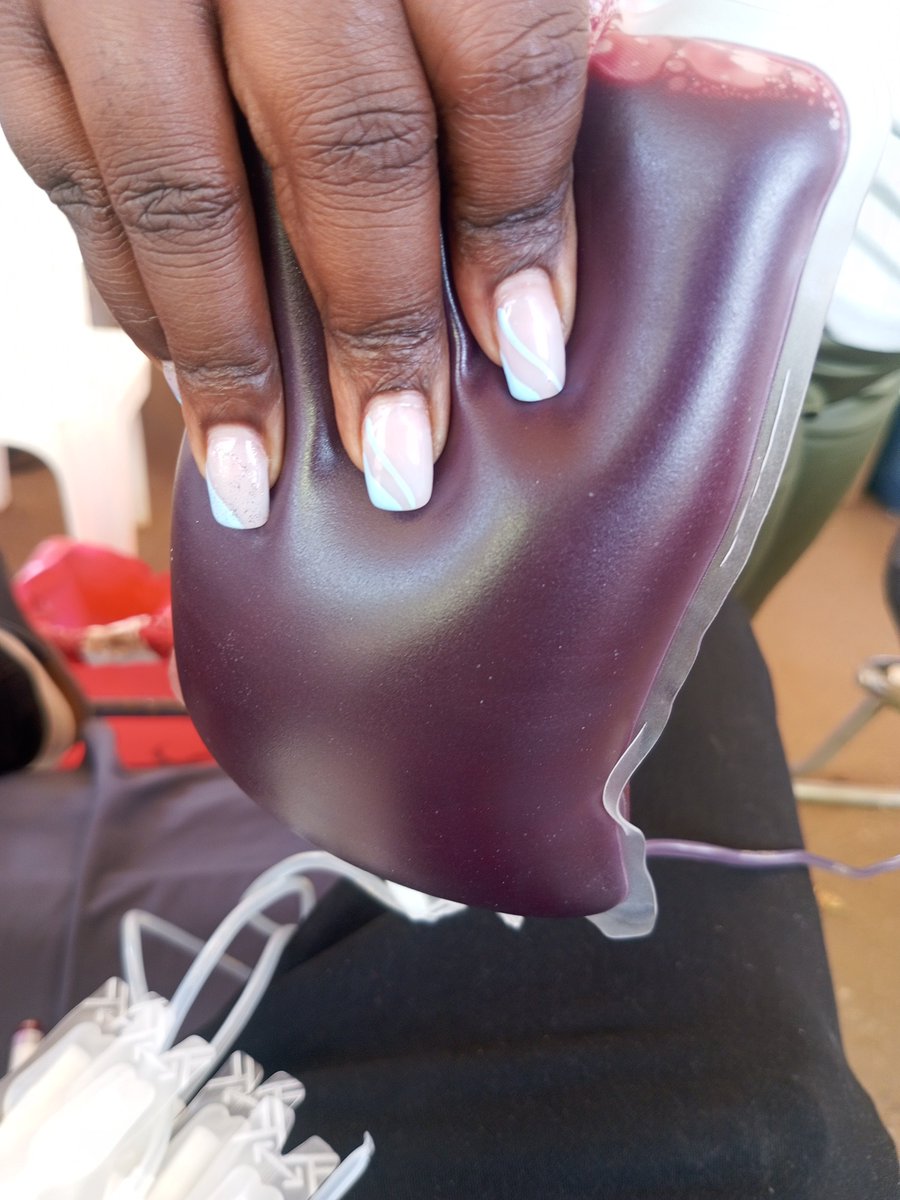 FreshWineUg41's tweet photo. I stand on my feet ask you to donate blood b'se you never know who's that blood going to help, May be your mother, father, brother, sister or any other family member.
#FreshChurchBoy
I shout loud please donate blood save lives π
KALERWE DONATING SITE π©Έ
#Donatebloodsavelives https://t.co/Ts1QxdKzAM