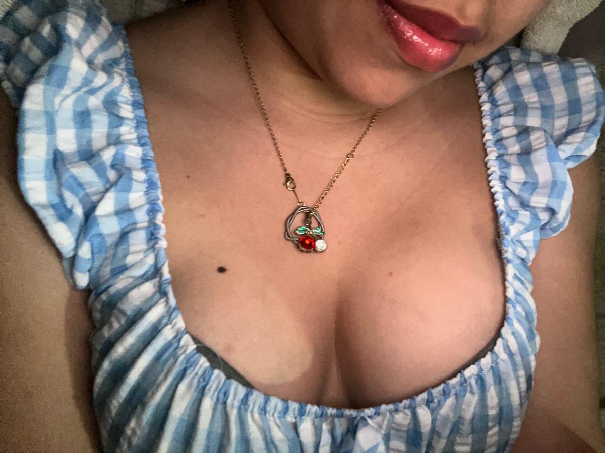 RavenRags_'s tweet photo. Sali con vestiditooo
400 RT y subo video bajándomelo 😝😝😝
A ver si asi se animas a comprarme mi nuevo conteee contee contee https://t.co/TO4rJIKVcx