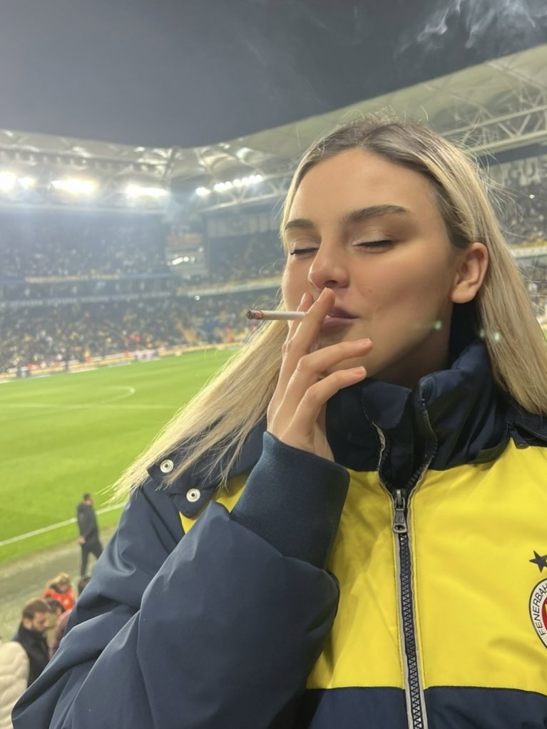 fbfbsa's tweet photo. Derbi sonu herkes birbirine girmişken 10. sıranın verdiği rahatlık https://t.co/MwFMvKGFlK