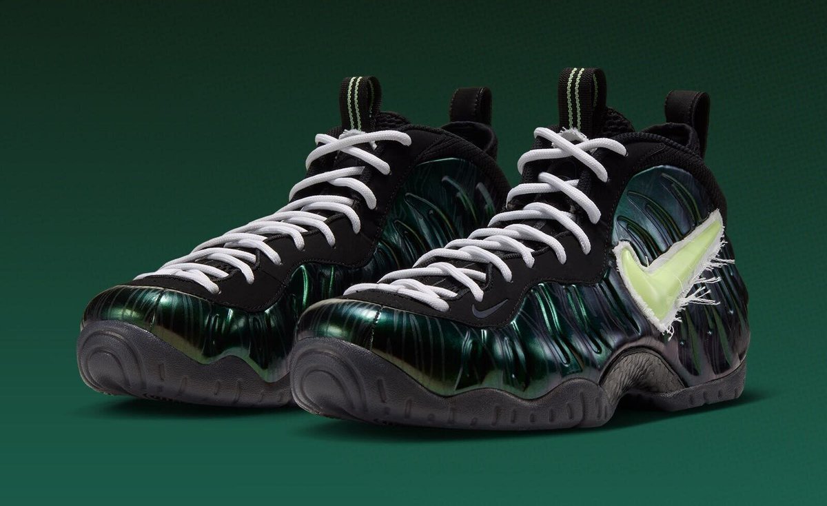 ComplexSneakers's tweet photo. Detailed Look at the 'Mummy Ducks' Nike Foamposite Pro Details: https://t.co/5DGqf8QnBD https://t.co/g62EDODskT