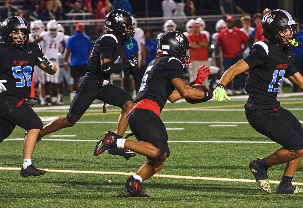 SaintJoeFB's tweet photo. Saint Joe’s 24-10 victory over South Bend Adams was the program’s 12th straight win against a South Bend city opponent. The Huskies remain unbeaten at 5-0 after another hard-earned Friday night victory. #WeAreSaintJoe #HuskiesRising https://t.co/cWAH0gvywR