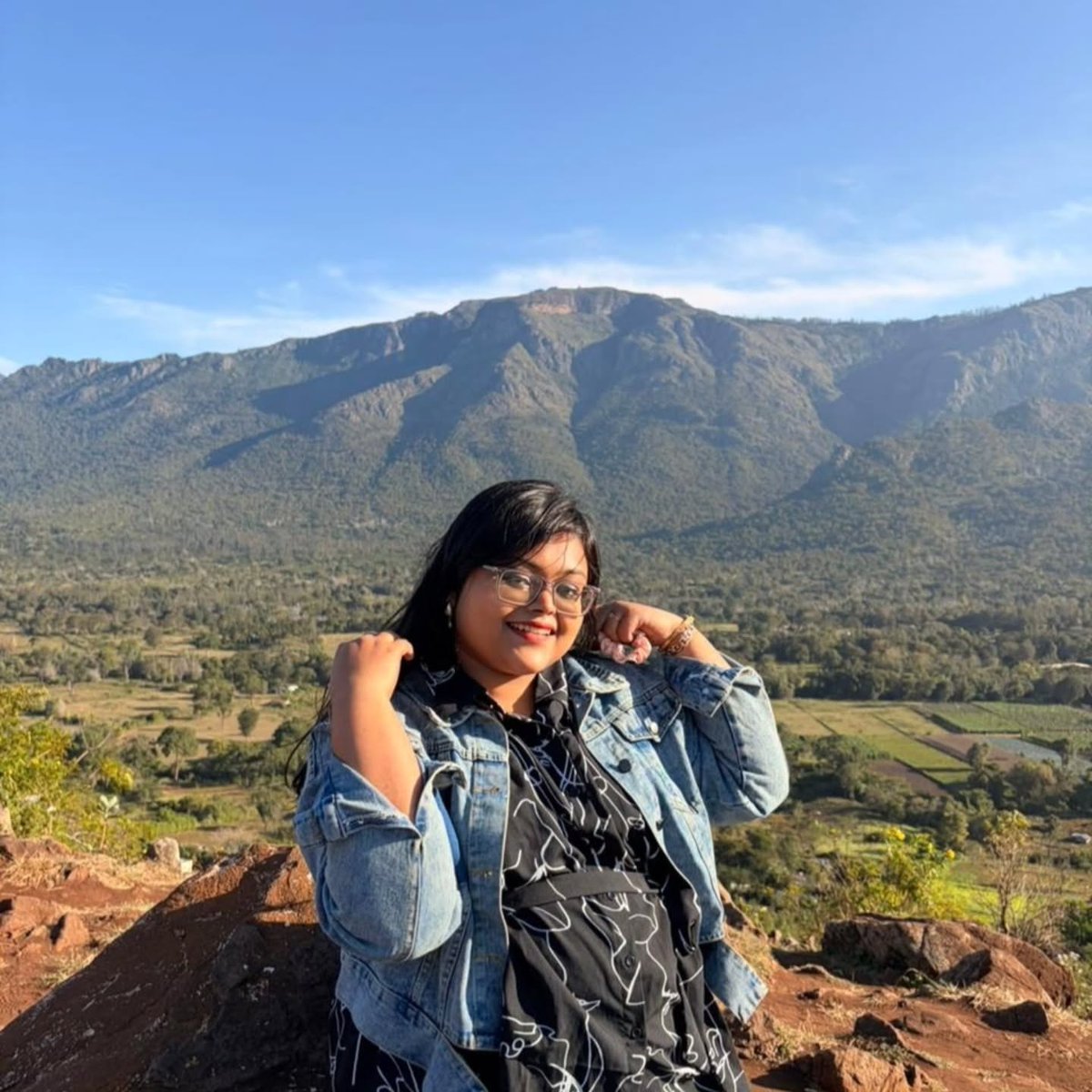 FredaStingef's tweet photo. Sometimes the most impulsive plans become the most memorable. On our way from Coorg to Ooty, we took a detour for a spontaneous safari through Mudumalai Forest. The rocky jeep ride felt like PUBG—scary yet thrilling. No tiger, but we saw a baby https://t.co/PODOGN3xlI