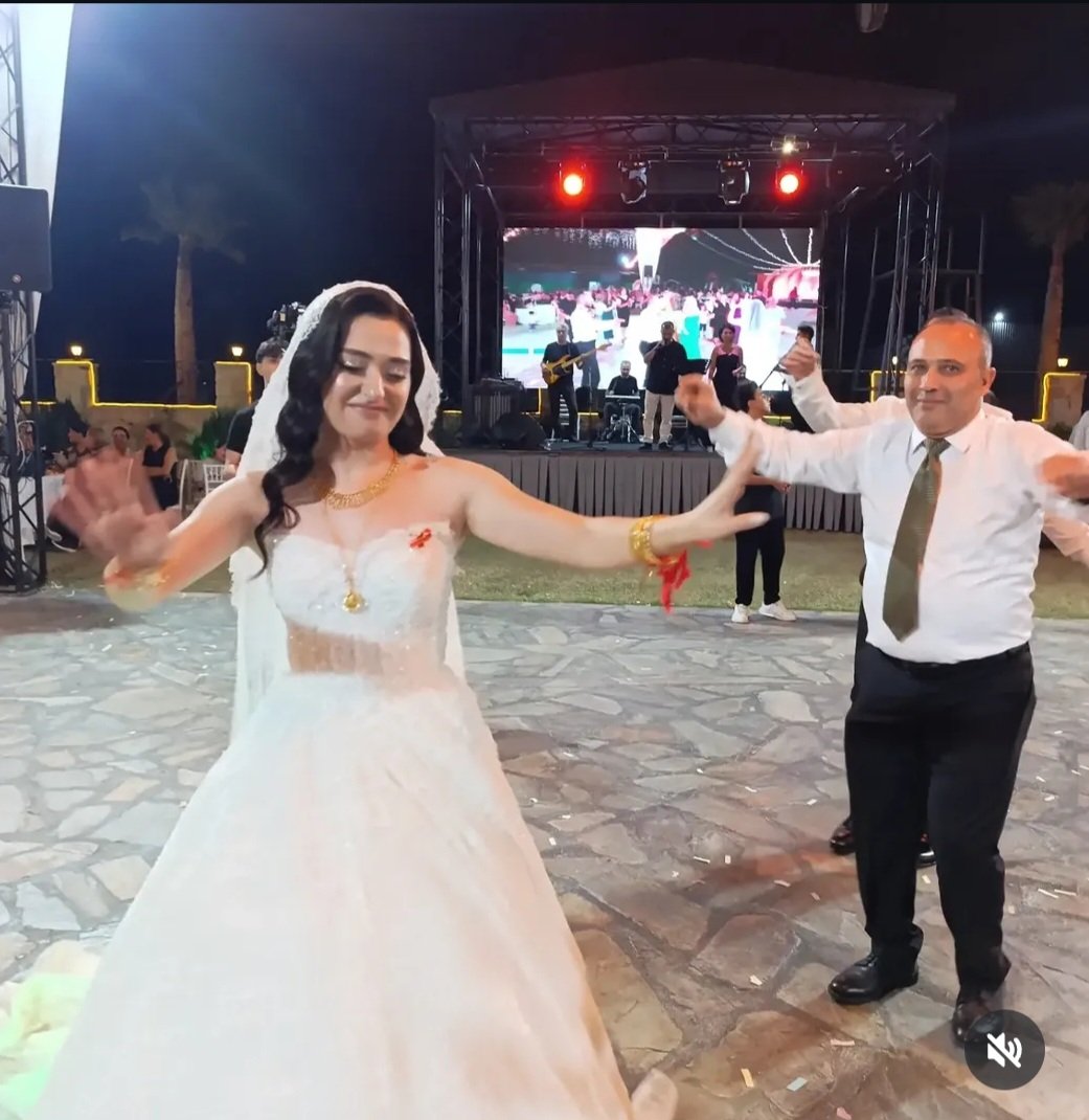 atesmehmeterman's tweet photo. Ömür Boyu Mutlulukla r Dileriz Yuvanızda .Hilal &amp; Şahin Yeğenimiz. https://t.co/2GA8g7QUxM
