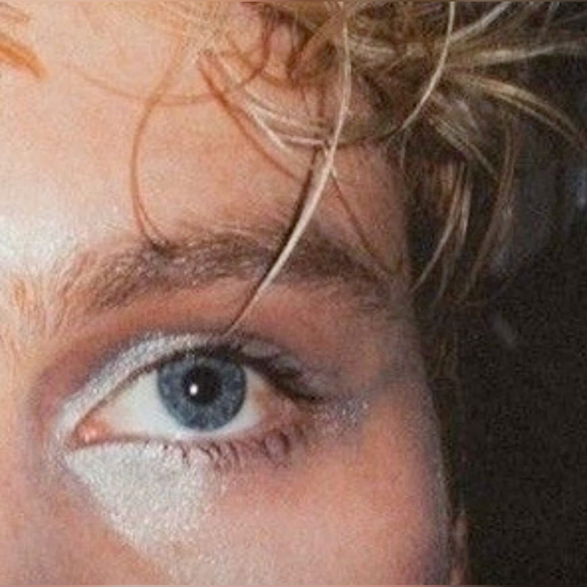 lrhoodings's tweet photo. luke hemmings beautiful blue eyes send tweet https://t.co/gAPJqzY91b