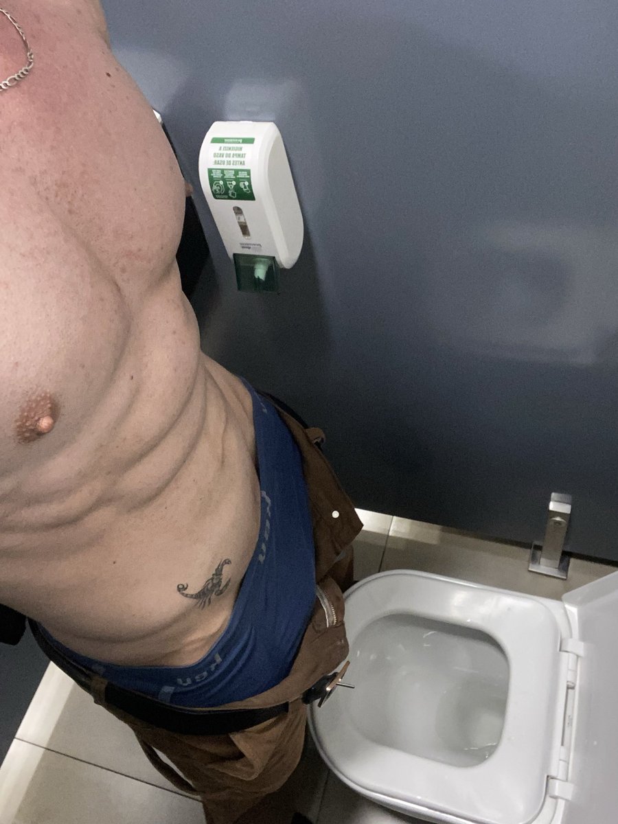 thealphaben's tweet photo. You can't resist, I'm going to ruin your life by taking advantage of your sick addiction 😈🫵🚮

#Findom #muscleworship #cashmaster https://t.co/jC1aw2xTVm