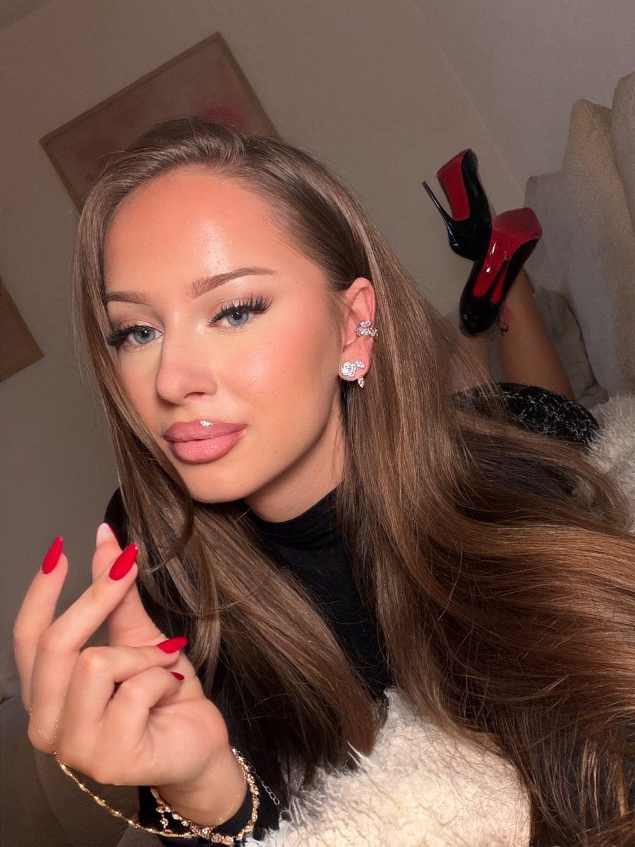 luxurydollcoco's tweet photo. One snap and I get what I want https://t.co/3CWTLRnh7u
