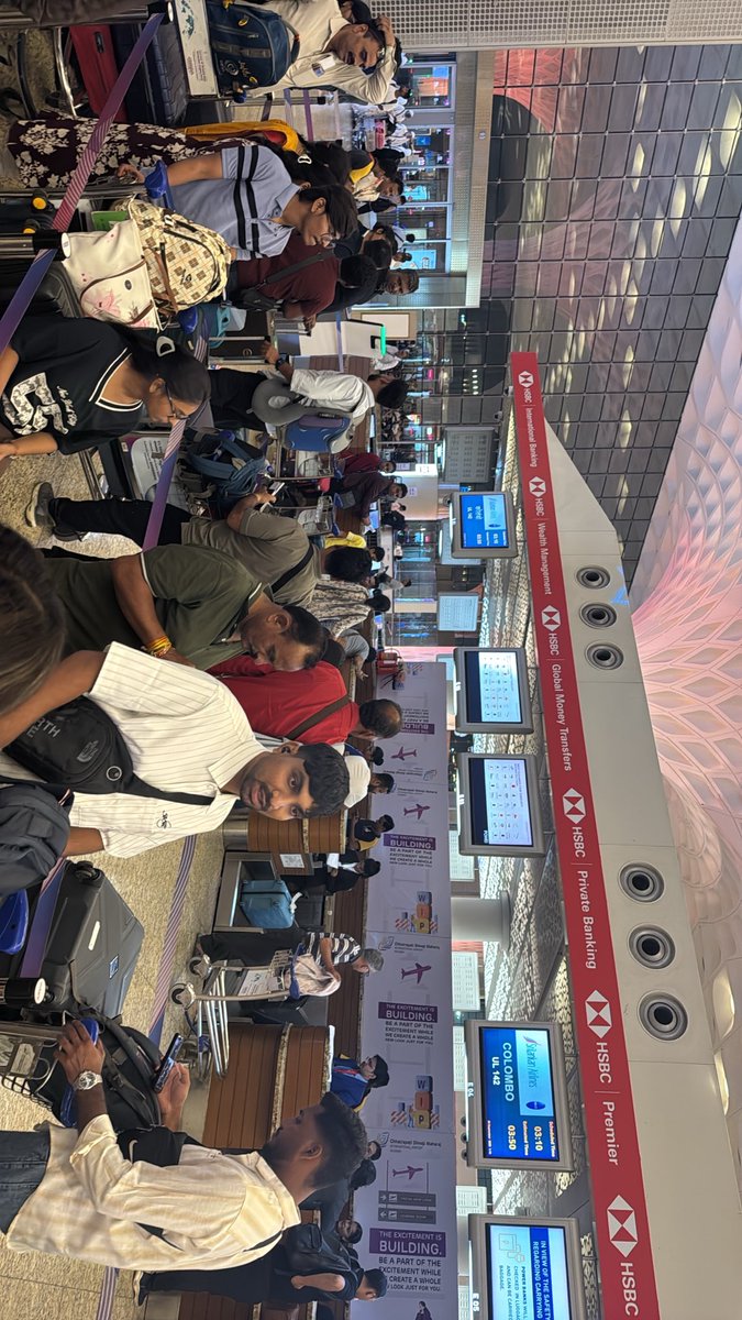 Abhinaytwr's tweet photo. Absolutely unacceptable queue management by @flysrilankan at Mumbai Airport. 450+ passengers waiting, with only 3 check-in counters operational. The queues are massive and there seems to be little urgency to manage the situation. https://t.co/lHrXQ9OWc4