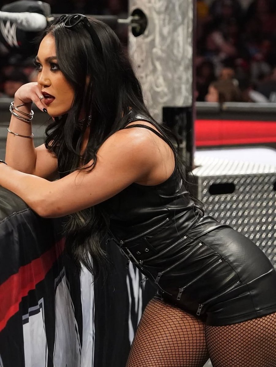 wwgoddesses2's tweet photo. ROXANNE PEREZ (WWE) @roxanne_wwe https://t.co/FFAaYF3utc
