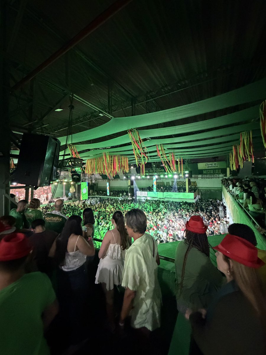 ThiagoTempero's tweet photo. Foi Cansativo, foi intenso, foi loucura, mas fizemos umas das maiores Finais da @oficialgresil.

Nos dedicamos, nos doamos, e  entregamos estrutura e uma final de Responsa.

💚🤍 https://t.co/wo6NwxqBth