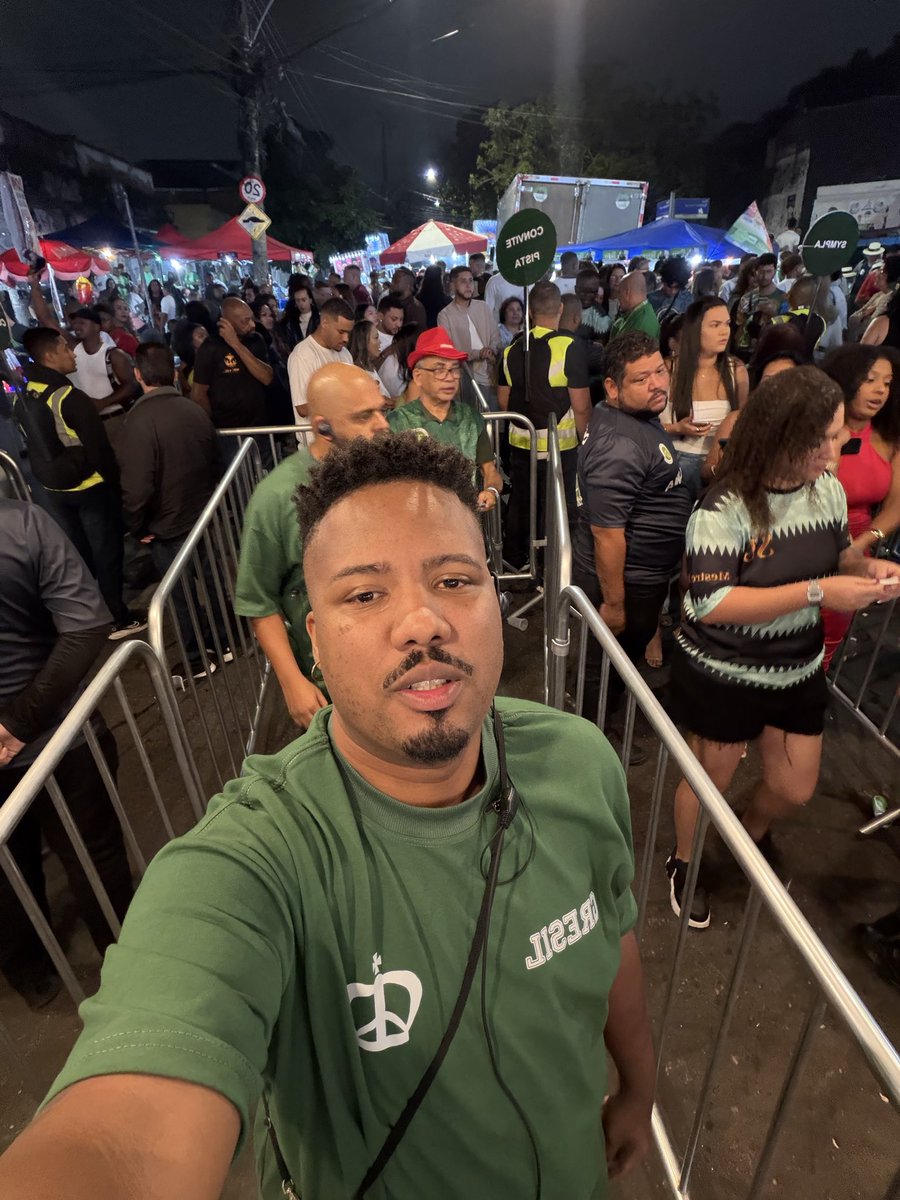 ThiagoTempero's tweet photo. Foi Cansativo, foi intenso, foi loucura, mas fizemos umas das maiores Finais da @oficialgresil.

Nos dedicamos, nos doamos, e  entregamos estrutura e uma final de Responsa.

💚🤍 https://t.co/wo6NwxqBth