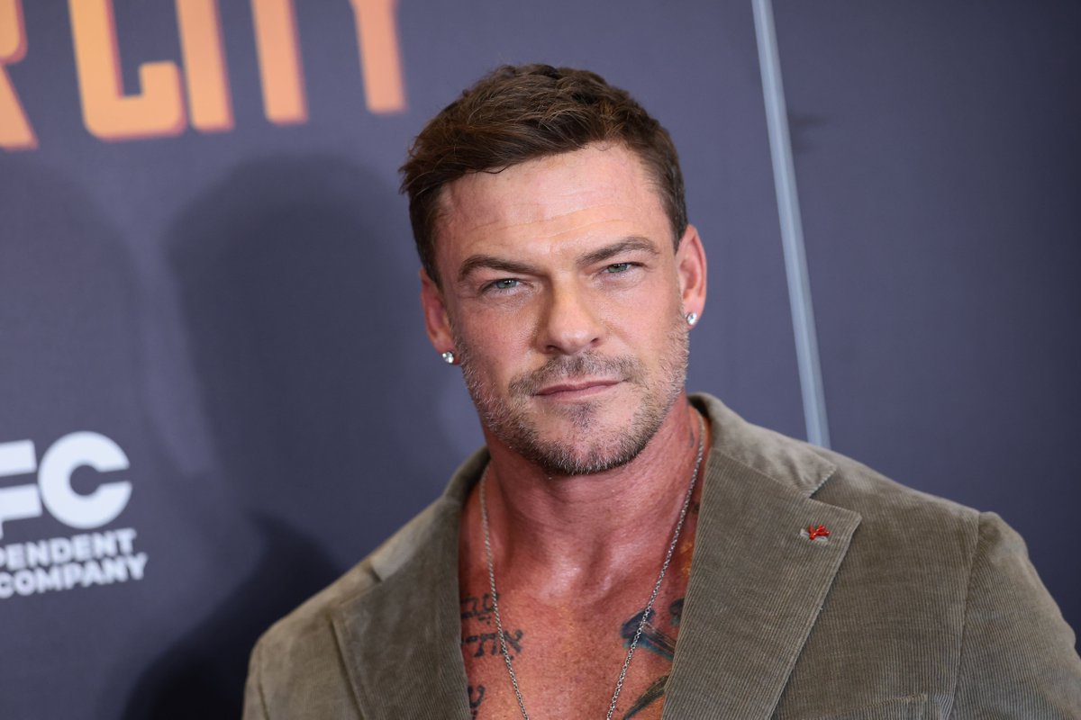 Complex's tweet photo. Alan Ritchson in Talks to Star in Sony's 'Helldivers' Movie Details: https://t.co/db2gCNB9zJ https://t.co/cPc6strN8I