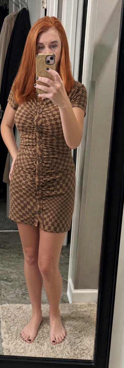 MinniMylf's tweet photo. Quickie Question, got a meeting, what do you think of the outfit? Will throw on some heels, then come back and change for the wrestling tonight! https://t.co/VprJdxeypE