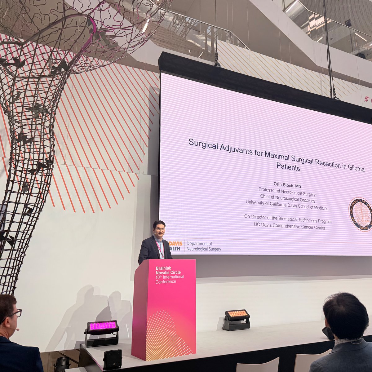 TheYangLab1's tweet photo. Insightful talk by Dr @OrinBloch @UCDneurosurgery  @UCDavisHealth @Brainlab  #NovalisCircle2026 on surgical adjuncts for maximal surgical resection in #glioma patients.  #NeuroOncology #Neurosurgery #BrainTumorResearch #SurgicalOncology #Innovation @IsaacYangMD @UCLANsgy @UCLA_ENT @UCLAHealth @dgsomucla @HarborUCLA @HarborUCLASurg @HarborTrauma