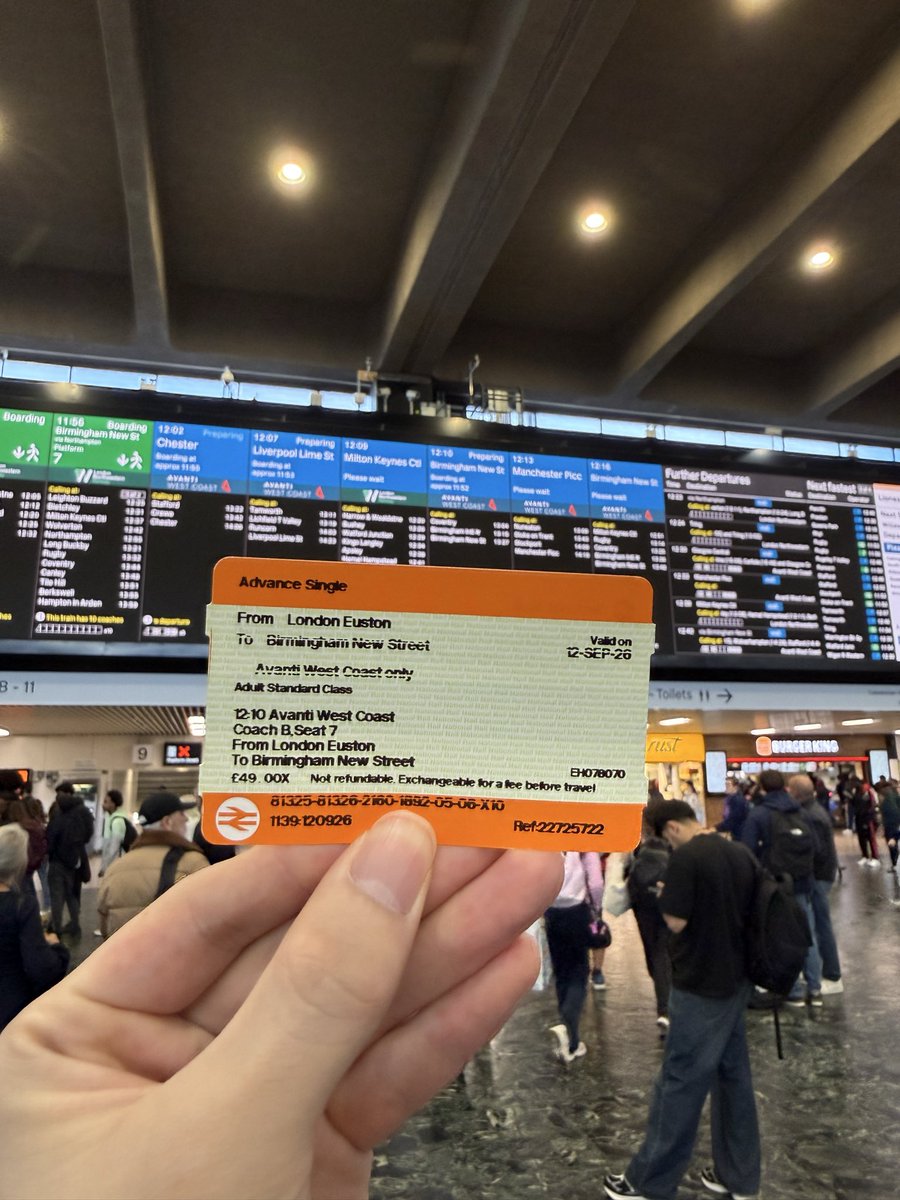 umekin_tv's tweet photo. イギリス旅行して思ったこと🇬🇧
・英語世界1聴き取れる
・ご飯は普通
・物価日本の2〜3倍
・天気悪い
・サッカー好きなら1度は行くべき
・電車難しい
・エスカレーター右側
・信号無視しないと時間足りない
・皆んなフレンドリーで良い人ばかり、日本人が陽キャになった感じ
・みんなおっぱいデカい https://t.co/UgDJvO0KKY
