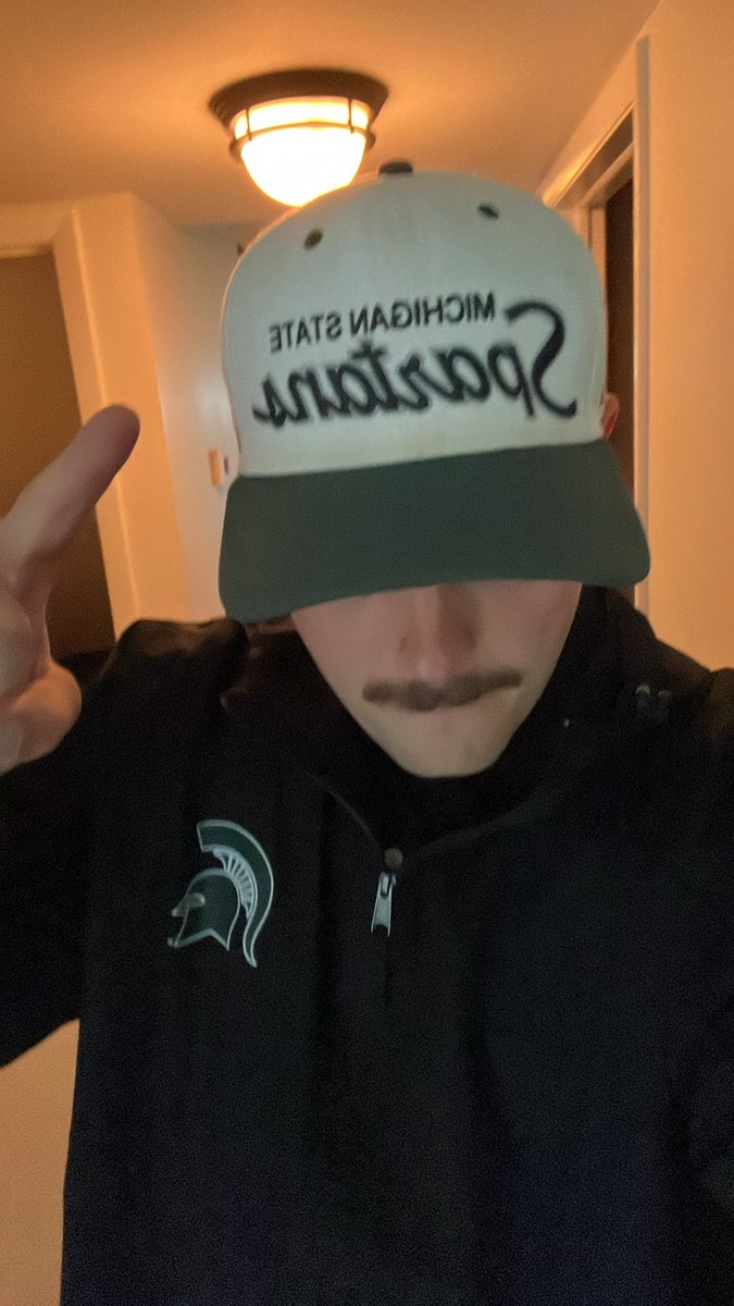 Coach__Diesel's tweet photo. Spartans by 3 #GoGreen https://t.co/y3Je5OrWHn
