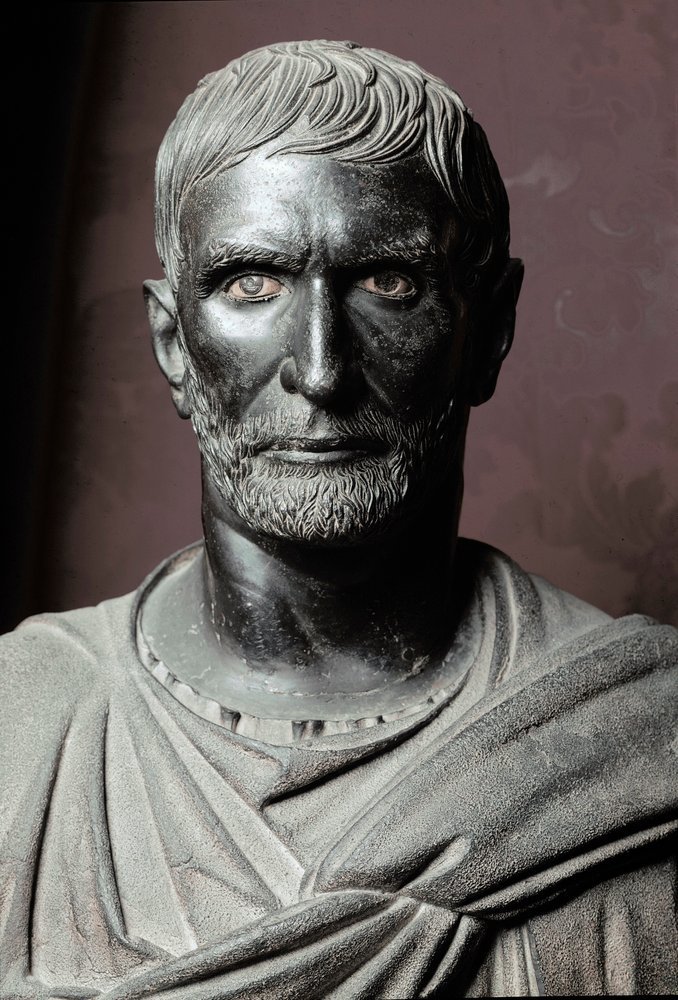 QuetzalPhoenix's tweet photo. Coca Cola is a direct descendent of Mulled Wine, a drink invented during the expansion of the Roman Republic &amp; perfected in Europe. By necessity, the drink requires an Empire's worth of spices.

What does Coke taste like?

Like Carthage being burned.

Like Conquest.

Have a Coke. https://t.co/XBvnWKr5DM
