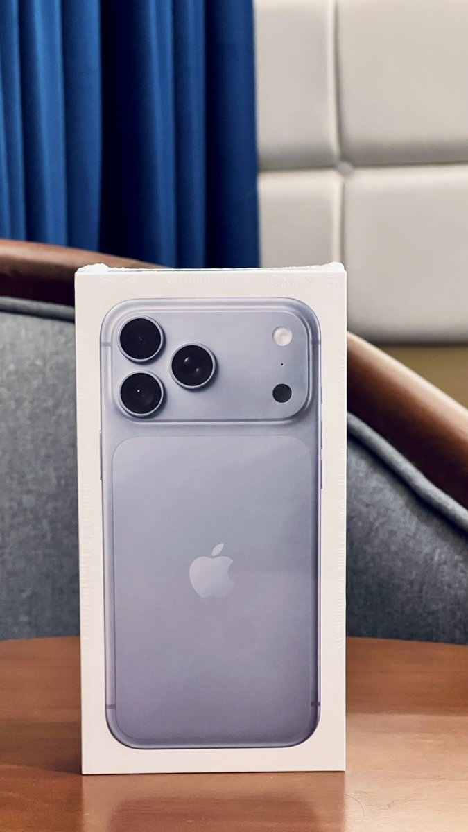 smartechdaily's tweet photo. 📱 الحمد لله، تم اقتناء جهاز #iPhone18ProMax باللون الأزرق السماوي من أحد المتاجر في مكة المكرمة.

🙏 شكراً جزيلاً لكل الأصدقاء على مساعدتهم، وبالأخص صديقي الغالي @adelalhaj على وقفته ومساعدته.

🇸🇦 وكلمة حق في أشقائنا في المملكة العربية السعودية: حسن تعامل، كرم، وطيب استقبال يجعل الزائر يشعر وكأنه بين أهله وإخوانه. حفظ الله المملكة وأهلها 🤲🏻
