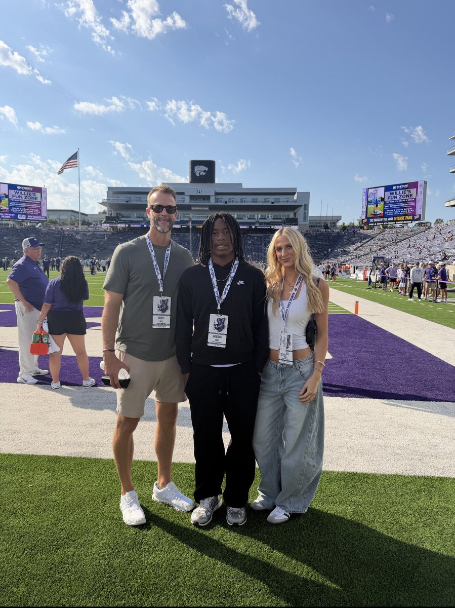00airfrm316's tweet photo. Thank you @spedbraet for having me out for a game day visit in Manhattan. #EMAW 

@JamieCruce 
@CoachHilts 

@CK_KleinCollin 
@WFDavis_ 
@PEllsworth_ https://t.co/AsAe7oRWs0