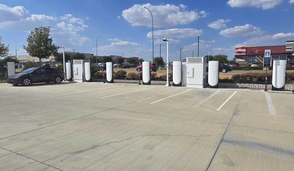 TeslaCharging tweet picture