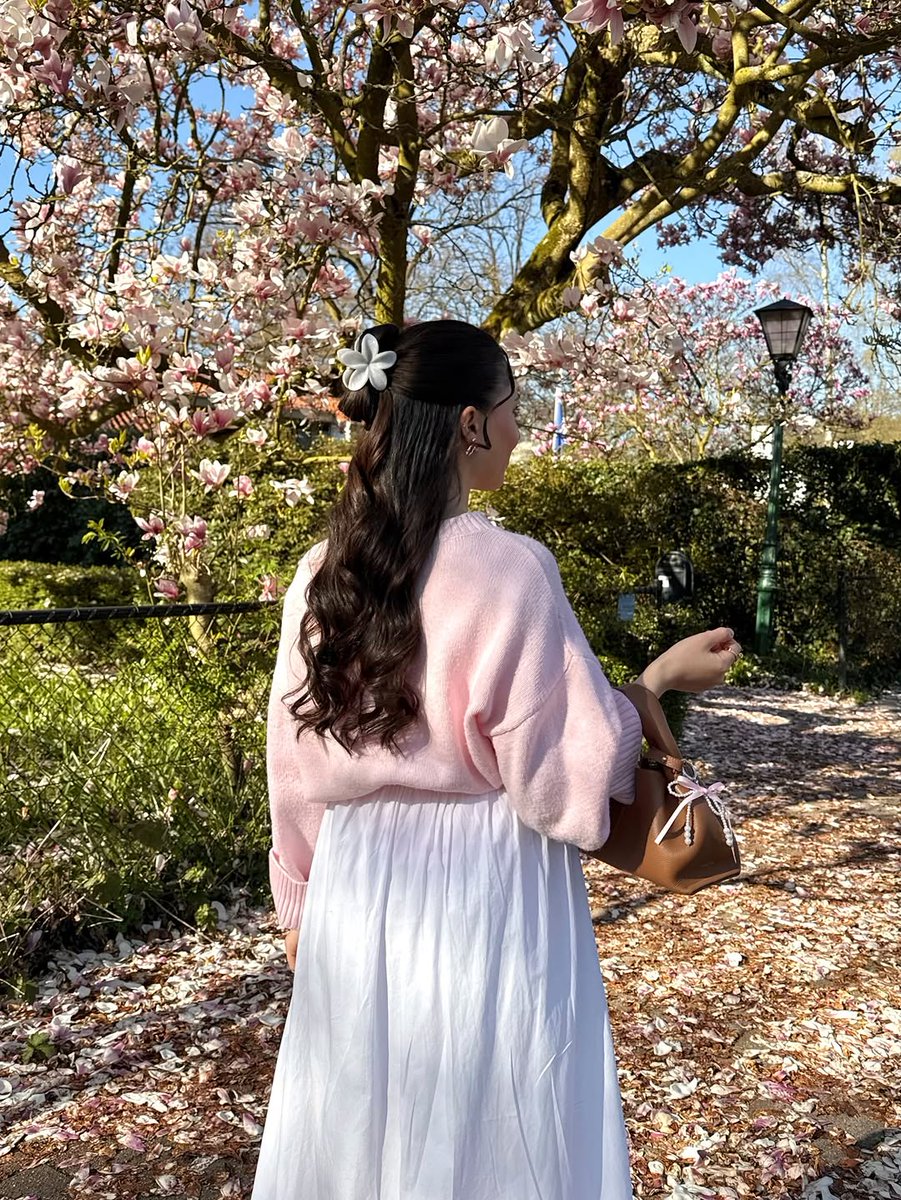 ayseacun_'s tweet photo. Starting to feel like 🌸🌷🌼 https://t.co/Ywrcdklzs1