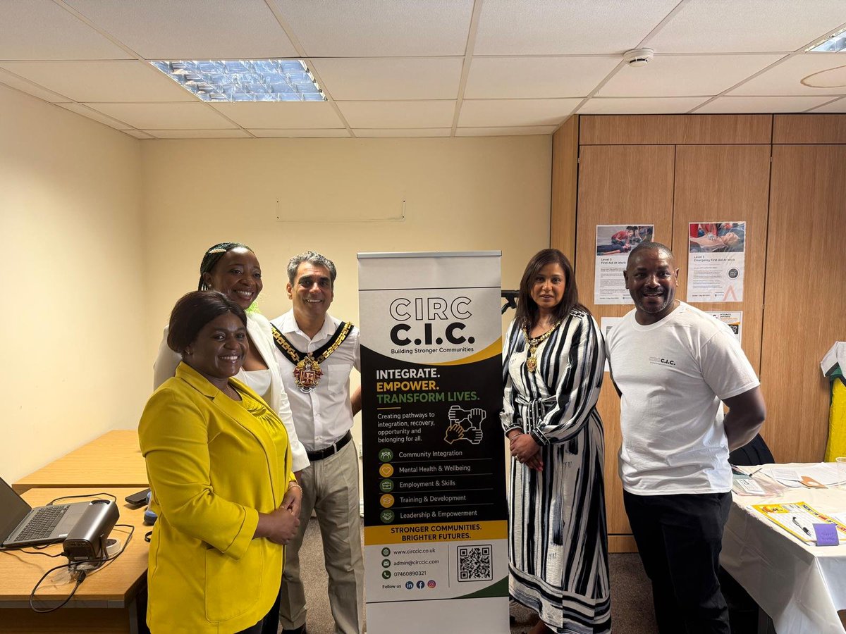 WolvesMayor's tweet photo. Thank you to CIRC CIC for inviting me to your Men’s Mental Health Seminar. It was a privilege to attend and hear from those working to raise awareness and support men’s mental health across our communities.

An important conversation, and one we must continue 💙 #wolverhampton https://t.co/At4YHJ8LFF