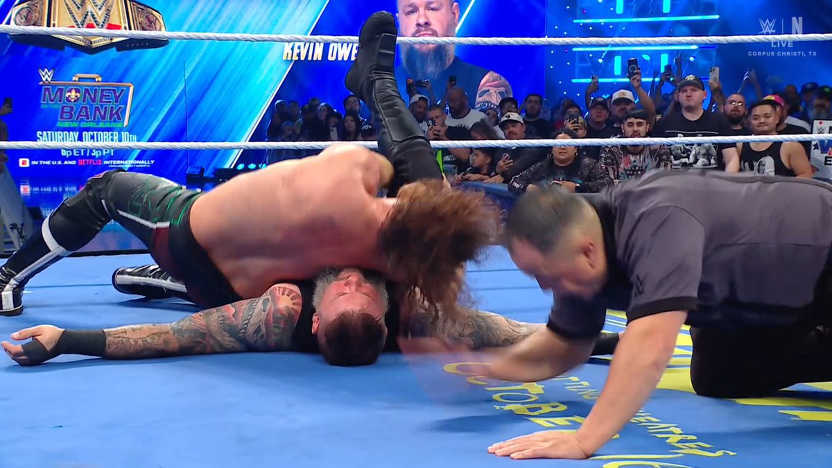 Abryxas's tweet photo. The finish of this match was inexcusable. 

I want shoot counts from now on in all circumstances. These people need to learn to adapt for the sake of the show. Everyone should be talking about how cool the match was, not how bad the ending was.

#WWE https://t.co/ZLrul44UFu