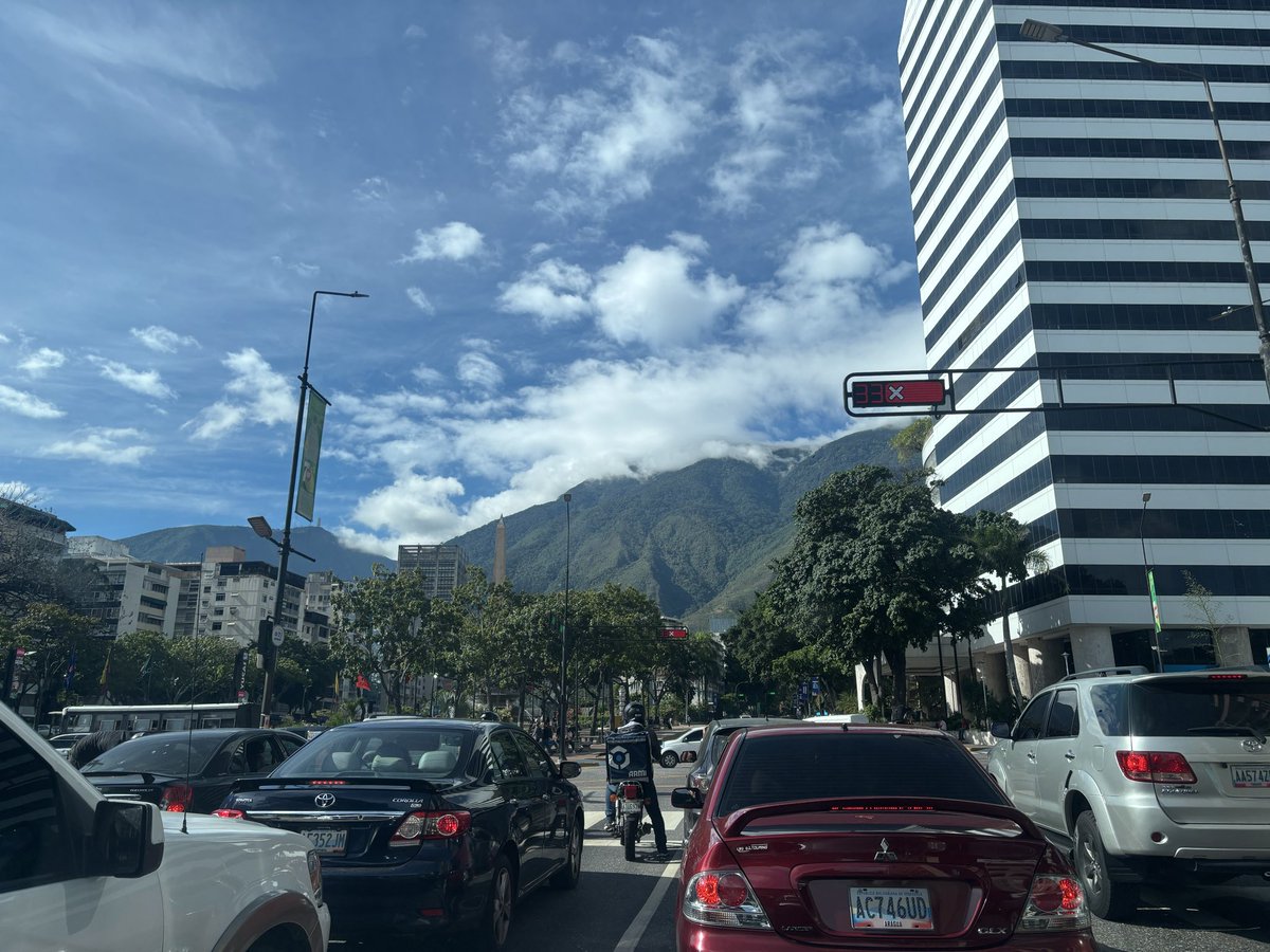 AlexaGomezDos's tweet photo. Por si extrañas Caracas 💙💙 #19Sept 3:55 pm https://t.co/IVr36kH4Nt