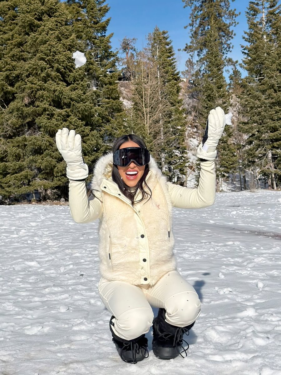 karlybustillo's tweet photo. ¡Guau! Hay algo curativo acerca de alejarse de todo por un tiempo, caminar a través de las montañas con nada más que aire fresco, el espacio abierto y la tranquilidad que no puedes encontrar en otro lugar y cuanto más lejos avanzas, más te das cuenta... https://t.co/LxR51MpDuT
