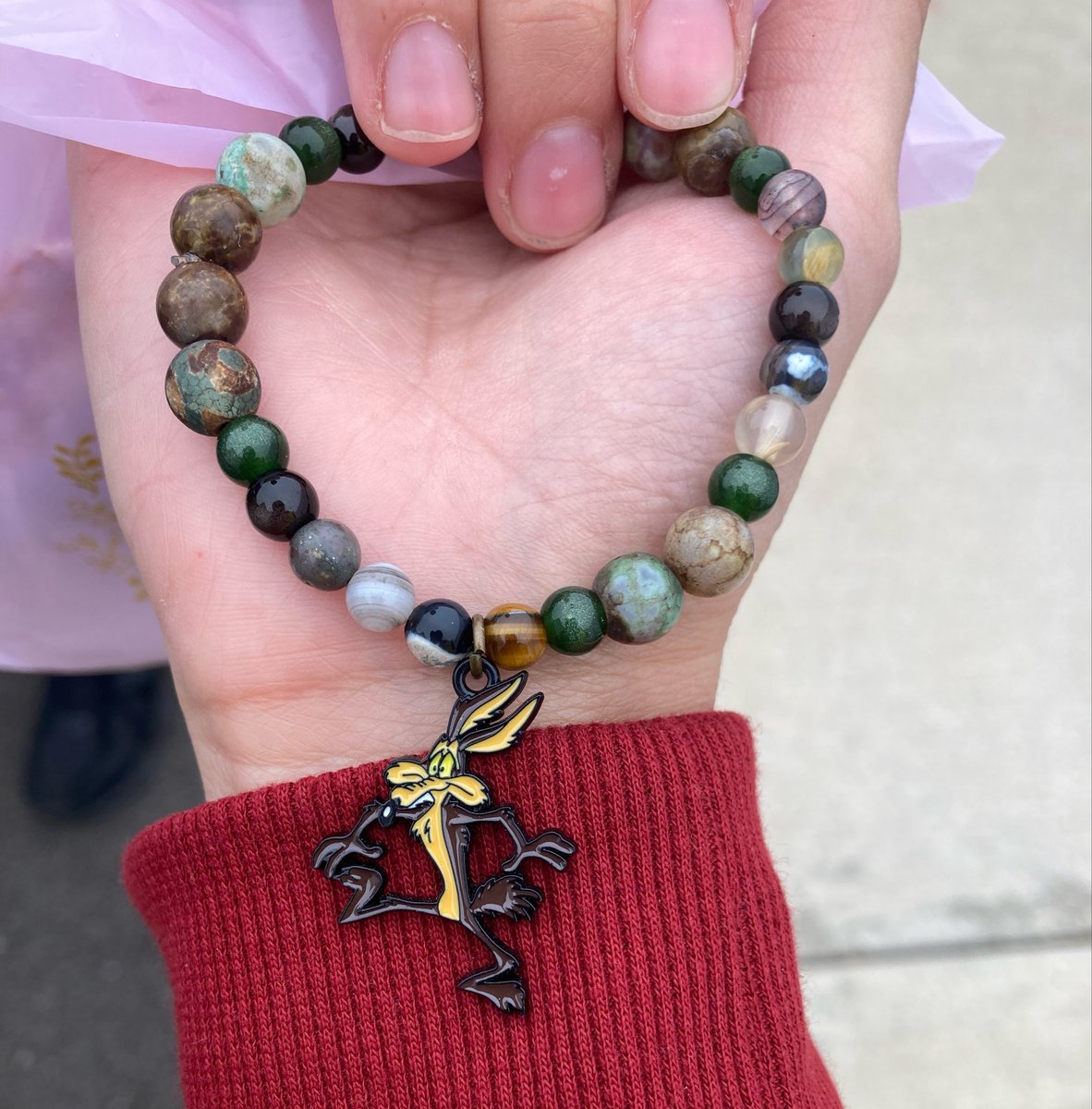 FIowerVolcano's tweet photo. I GOT A WILE E COYOTE BRACELET TODAYYY!!!! https://t.co/NfTgiD14Wq