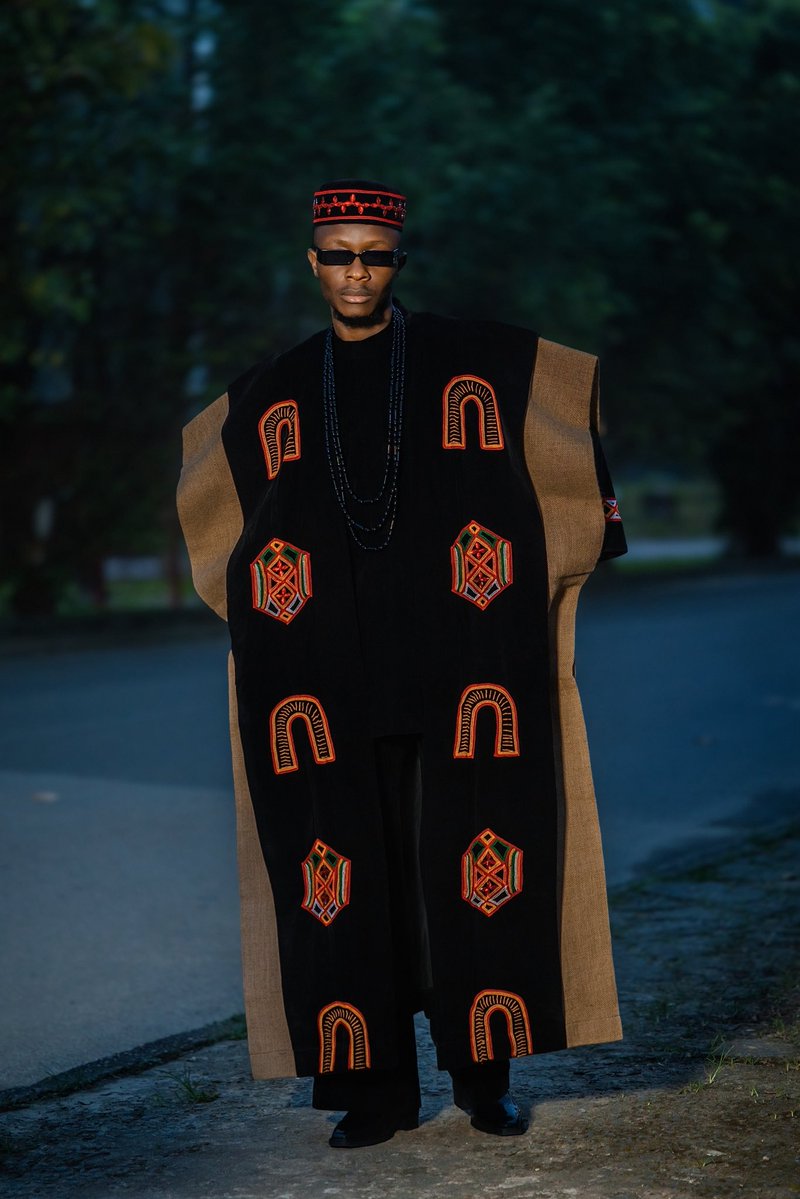 CalvinzCouture's tweet photo. That outfit you’ve been imagining? Let’s bring it to life. Whether you’re dressing for a celebration, a special event, or simply want to elevate your wardrobe, we’ve got you covered.
DM to discuss your design. 📩
#Bloodline 🔥🔥🔥
#CalvinzCouture #BestStitches #FashionDesigner https://t.co/jFDRdHFJy1