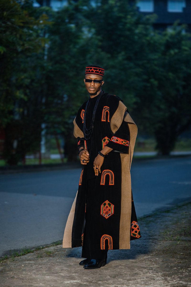 CalvinzCouture's tweet photo. That outfit you’ve been imagining? Let’s bring it to life. Whether you’re dressing for a celebration, a special event, or simply want to elevate your wardrobe, we’ve got you covered.
DM to discuss your design. 📩
#Bloodline 🔥🔥🔥
#CalvinzCouture #BestStitches #FashionDesigner https://t.co/jFDRdHFJy1