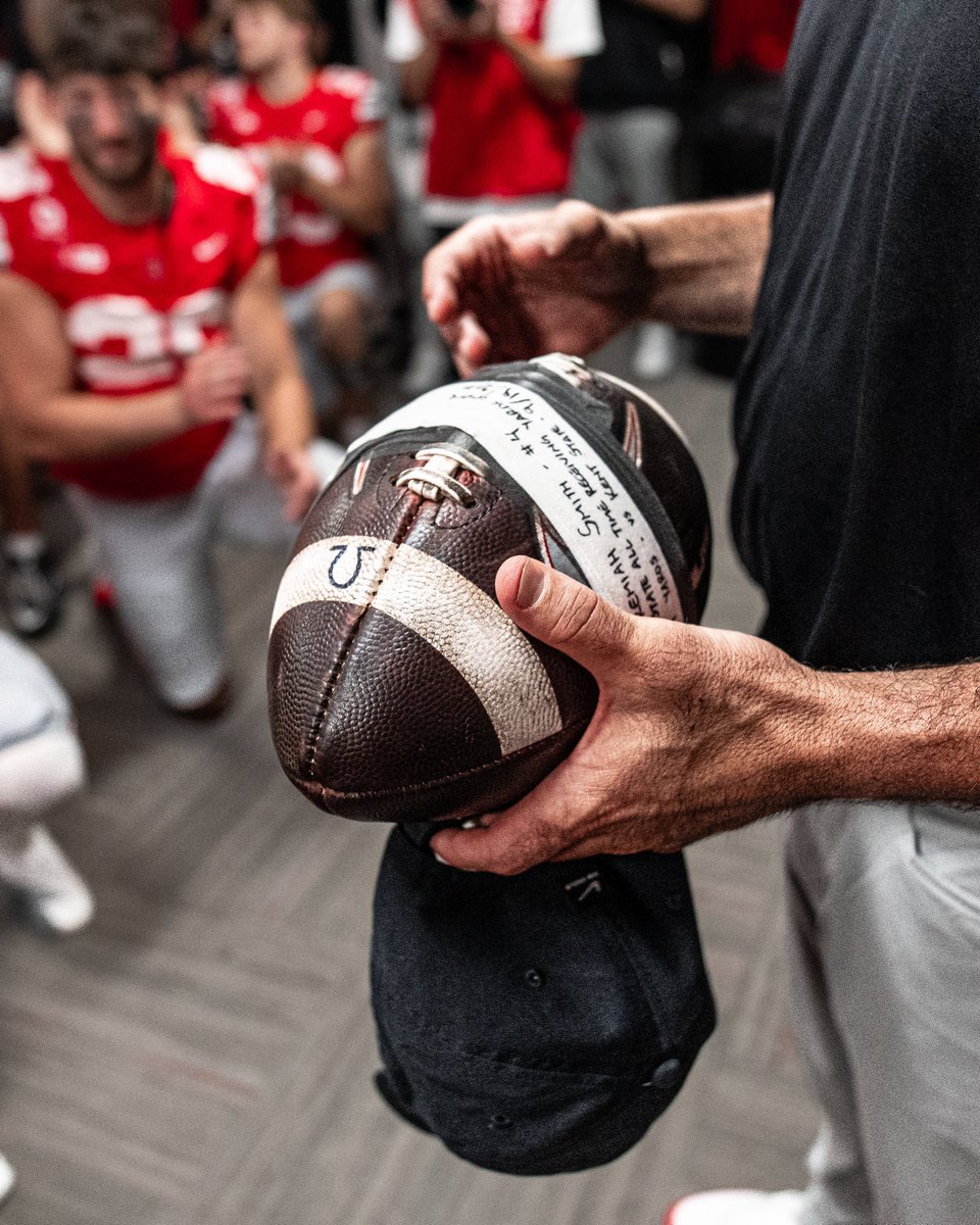OhioStateFB's tweet photo. One for the record book 📝

@Jermiah_Smith1 | #GoBucks https://t.co/l0BgzKySh8