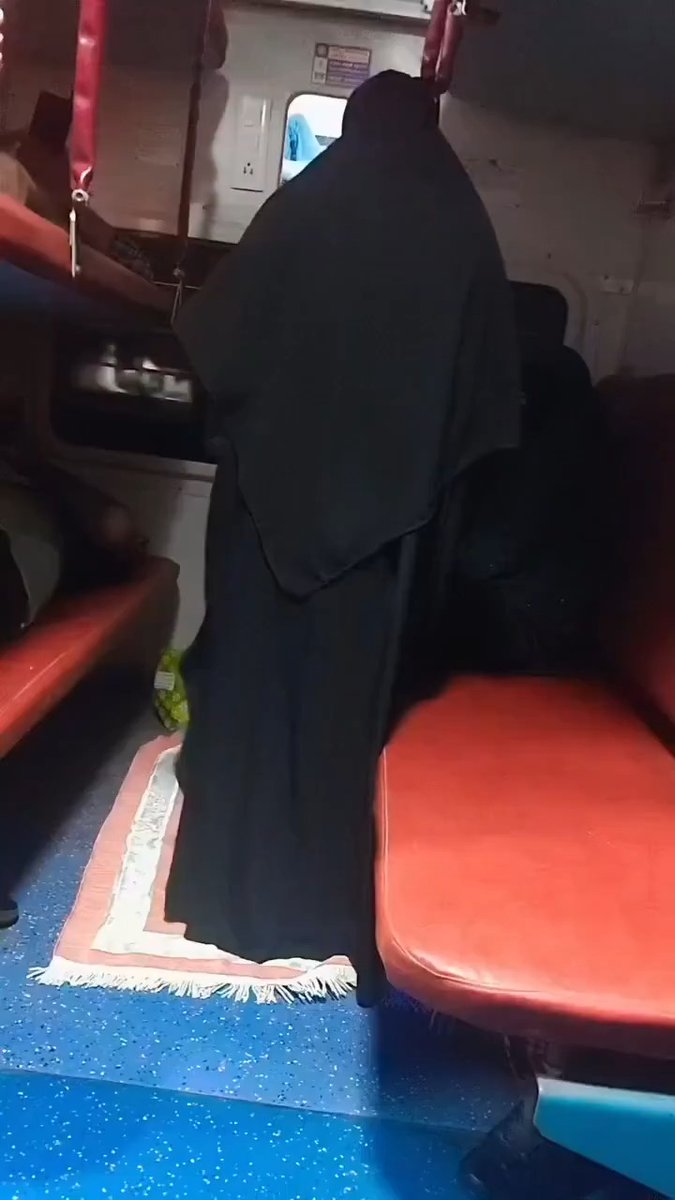AnyaHildago's tweet photo. Maintaining prayer even while traveling brings peace to the heart. Prayer is obligatory for every adult Muslim. May Allah enable us to uphold it in all circumstances. https://t.co/Kbp64zMAcV