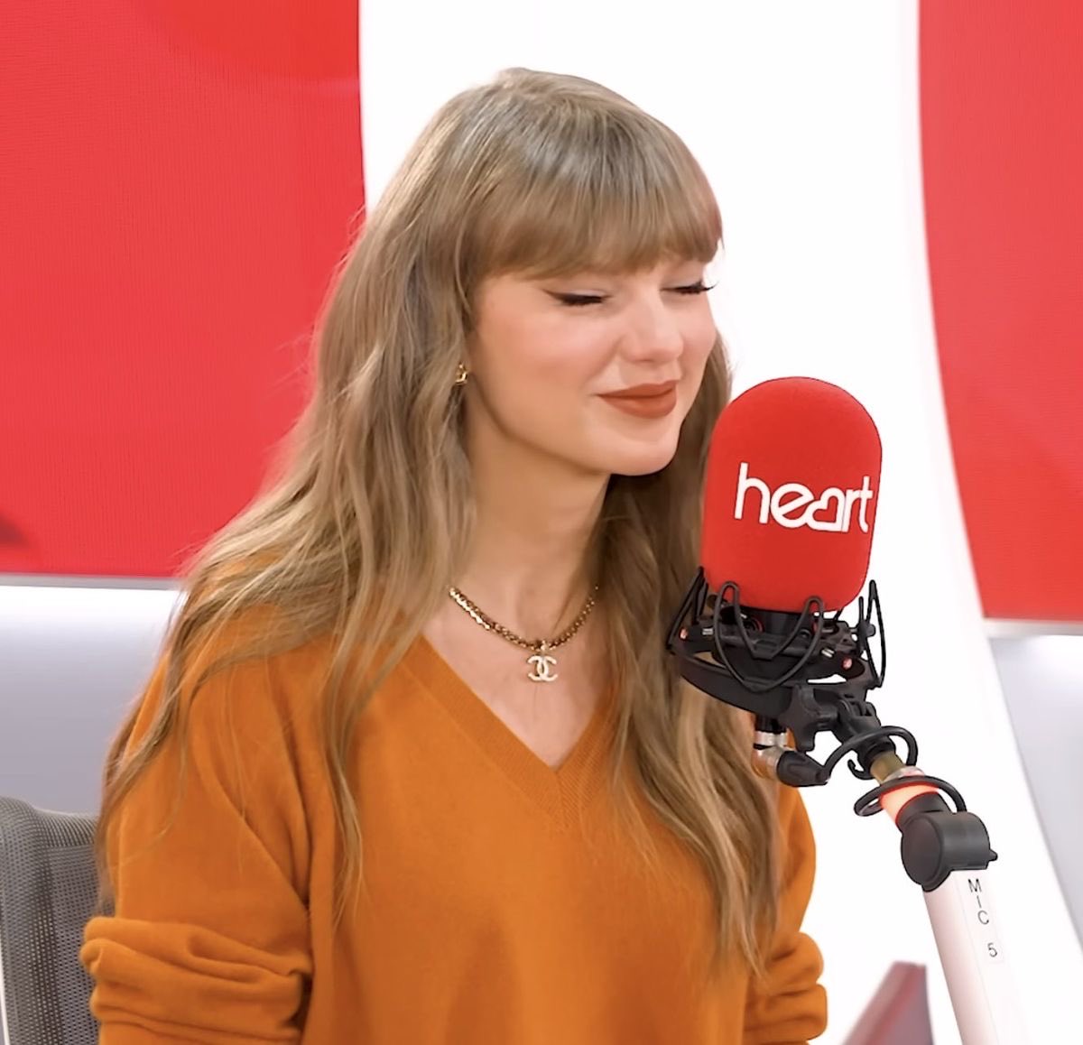 ghostlybabe_'s tweet photo. A picture you can hear https://t.co/lEeIttnWTt