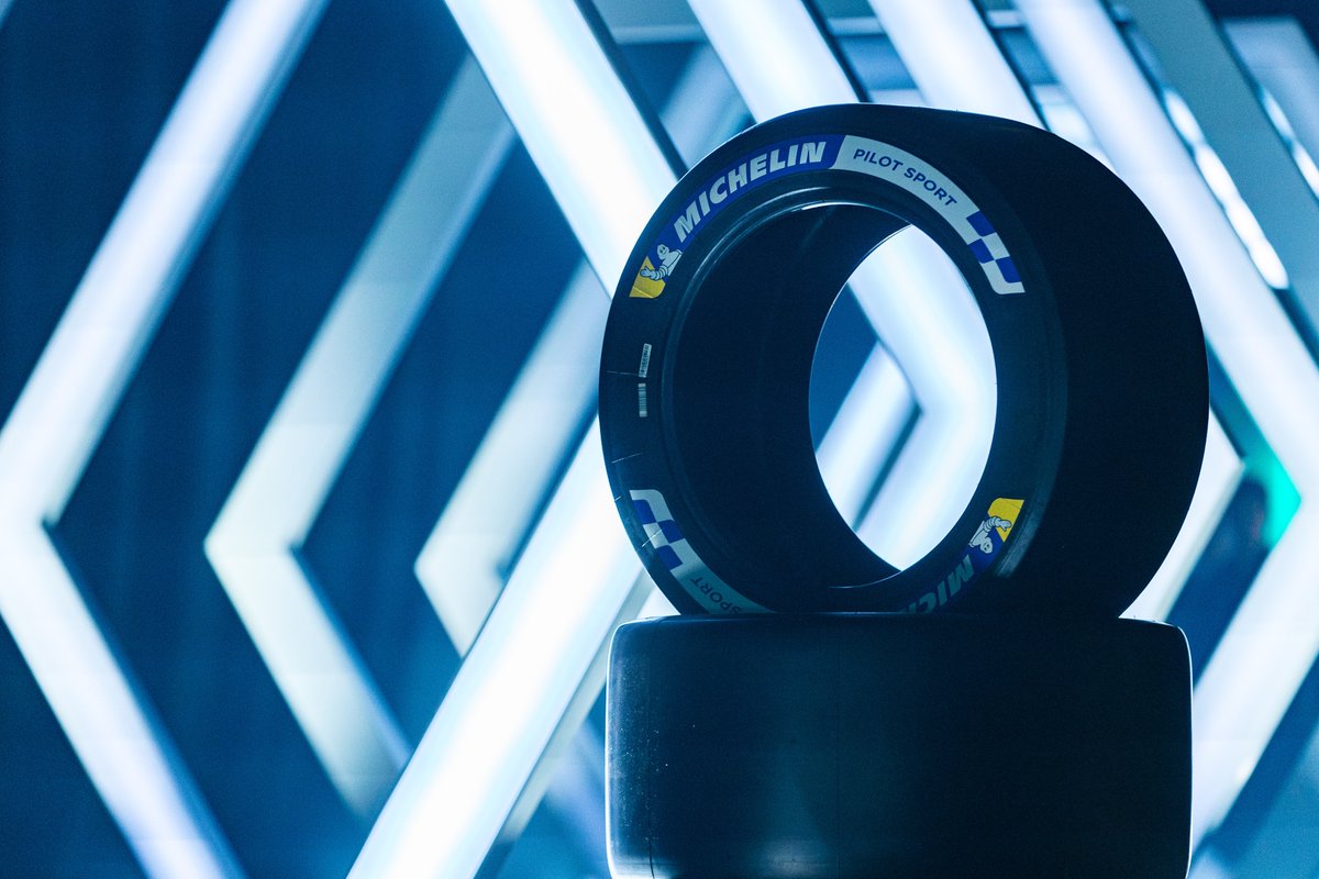 RLEsports's tweet photo. fancy seeing you here @Michelin 👋 https://t.co/lLQsu29EPT