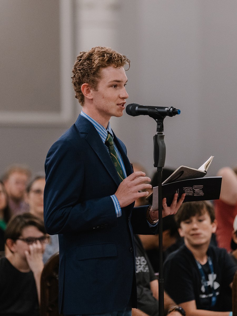 Ligonier's tweet photo. In today’s Q&A session, students asked questions about what it means to be a Christian today.
Our speakers pointed them to Scripture, showing how in a sea of swirling opinions, it’s vital that we build our faith on the Bible as our immovable foundation. #AlwaysReadyConference https://t.co/GCihwDLChT