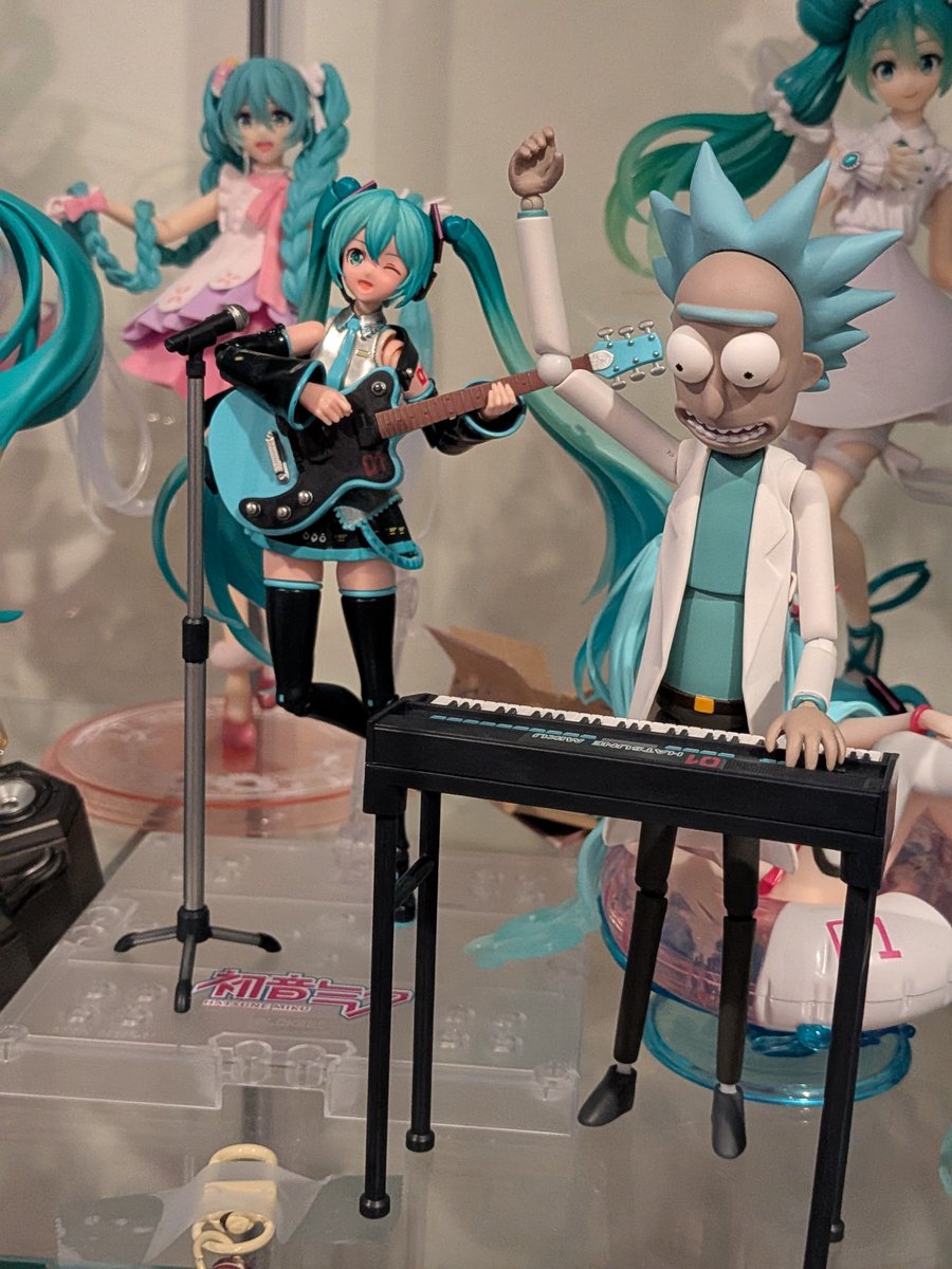 tcheks11's tweet photo. Look at my band dawg we goin bankrupt https://t.co/GyU3XeyXzq