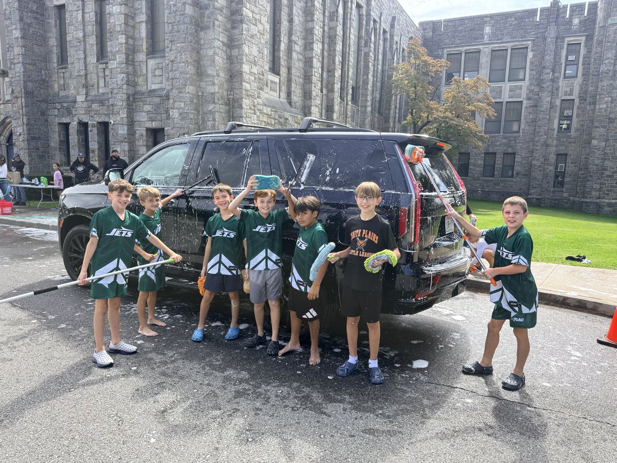 RobJanowitz_AP's tweet photo. Our MAS seniors came together for a fundraiser to help support the many special experiences they have planned throughout their final year at MAS.@MAS_PTA @WPCSD_ASI @DrJosephRicca Donations will help fund their Touchstone trips, activities, and special moments together. https://t.co/9OaKgXtUA7